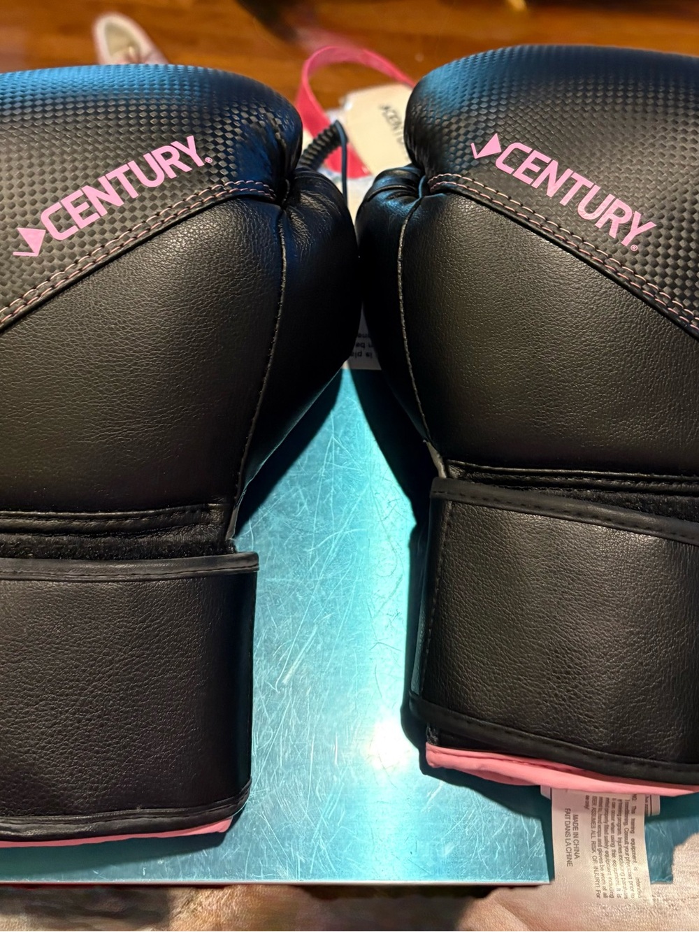 Century FloMotion Black Fitness Glove with Pink Trim.